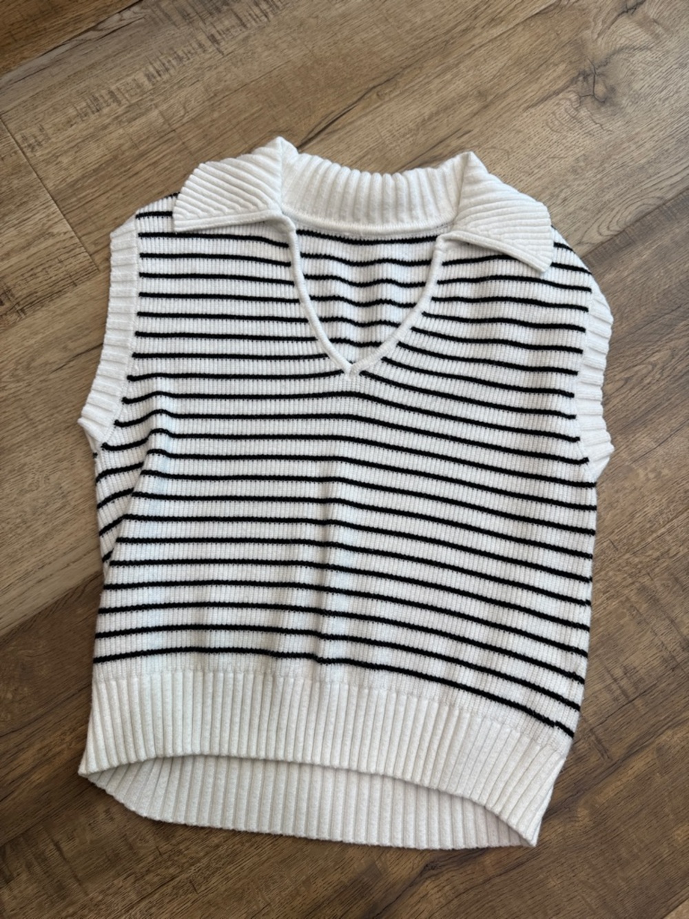 Striped V-Neck Collared Sweater Vest in White and Black